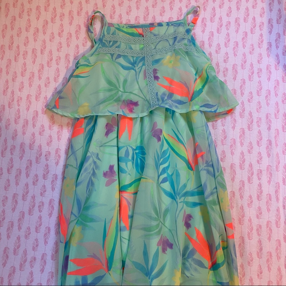 👗 Tropical dress with adjustable straps